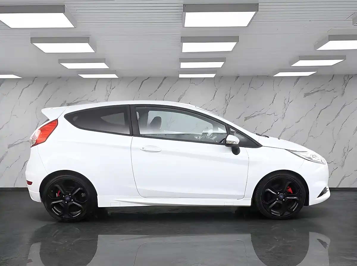 Used 2014 Ford Fiesta ST-2 White - Interior and Exterior details 6