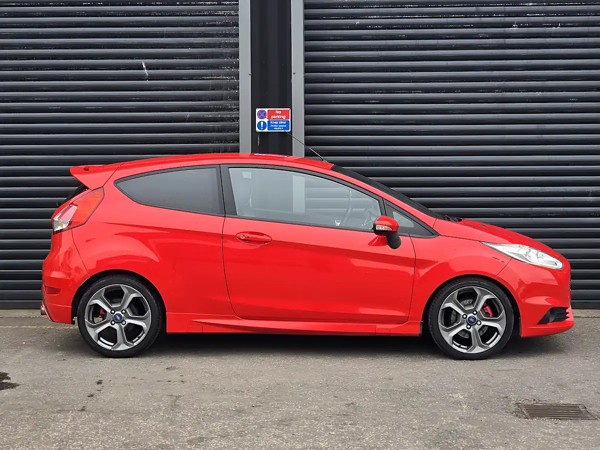 Used 2014 Ford Fiesta ST-3 Red - Interior and Exterior details 6