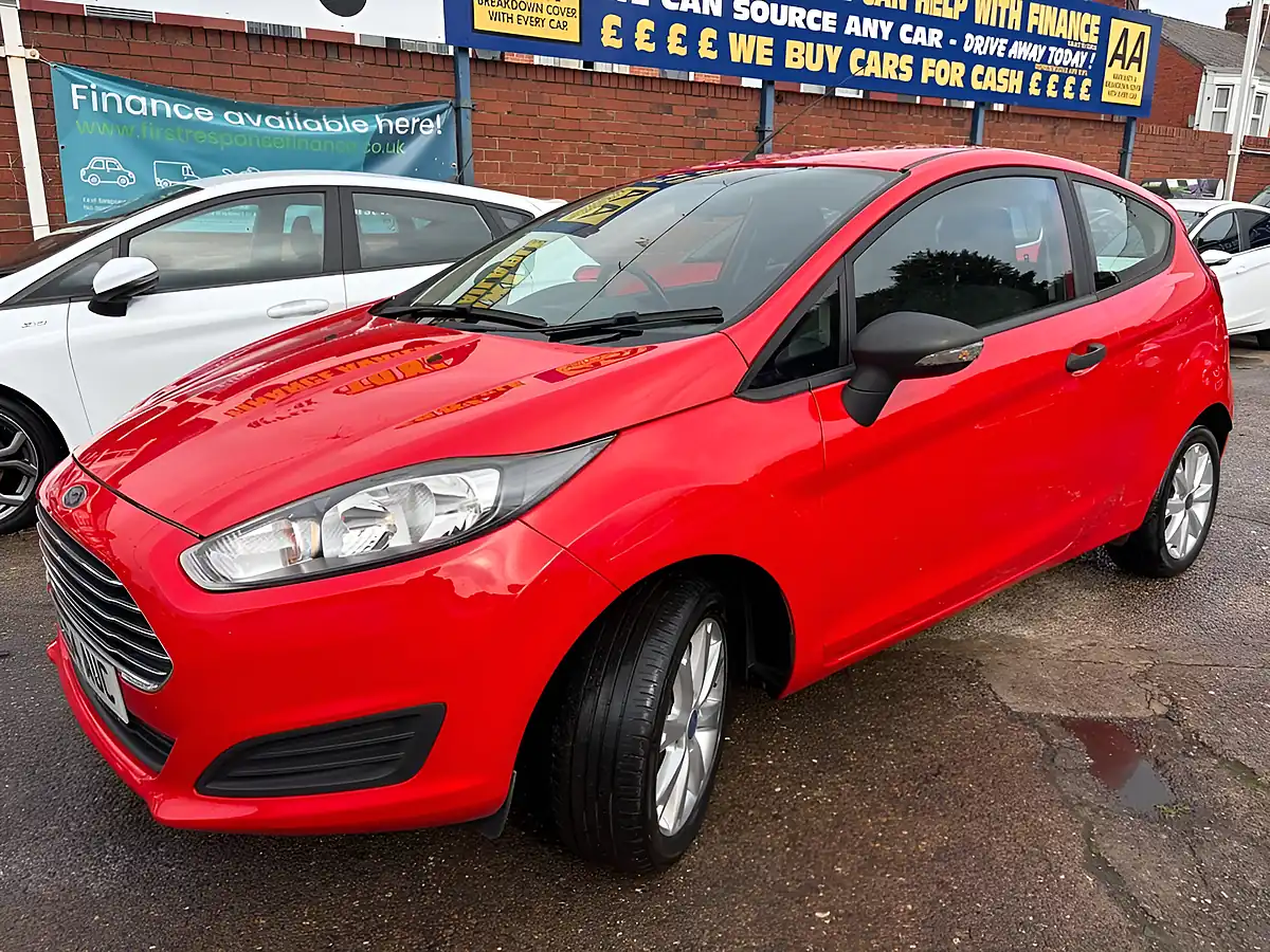 Used 2014 Ford Fiesta Studio Red - Interior and Exterior details 3