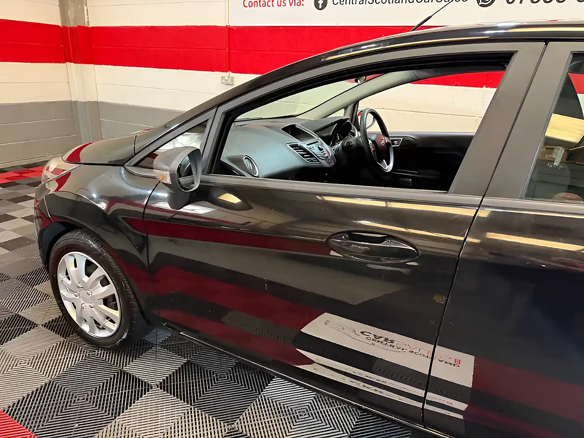 Used 2014 Ford Fiesta Style Black - Interior and Exterior details 18