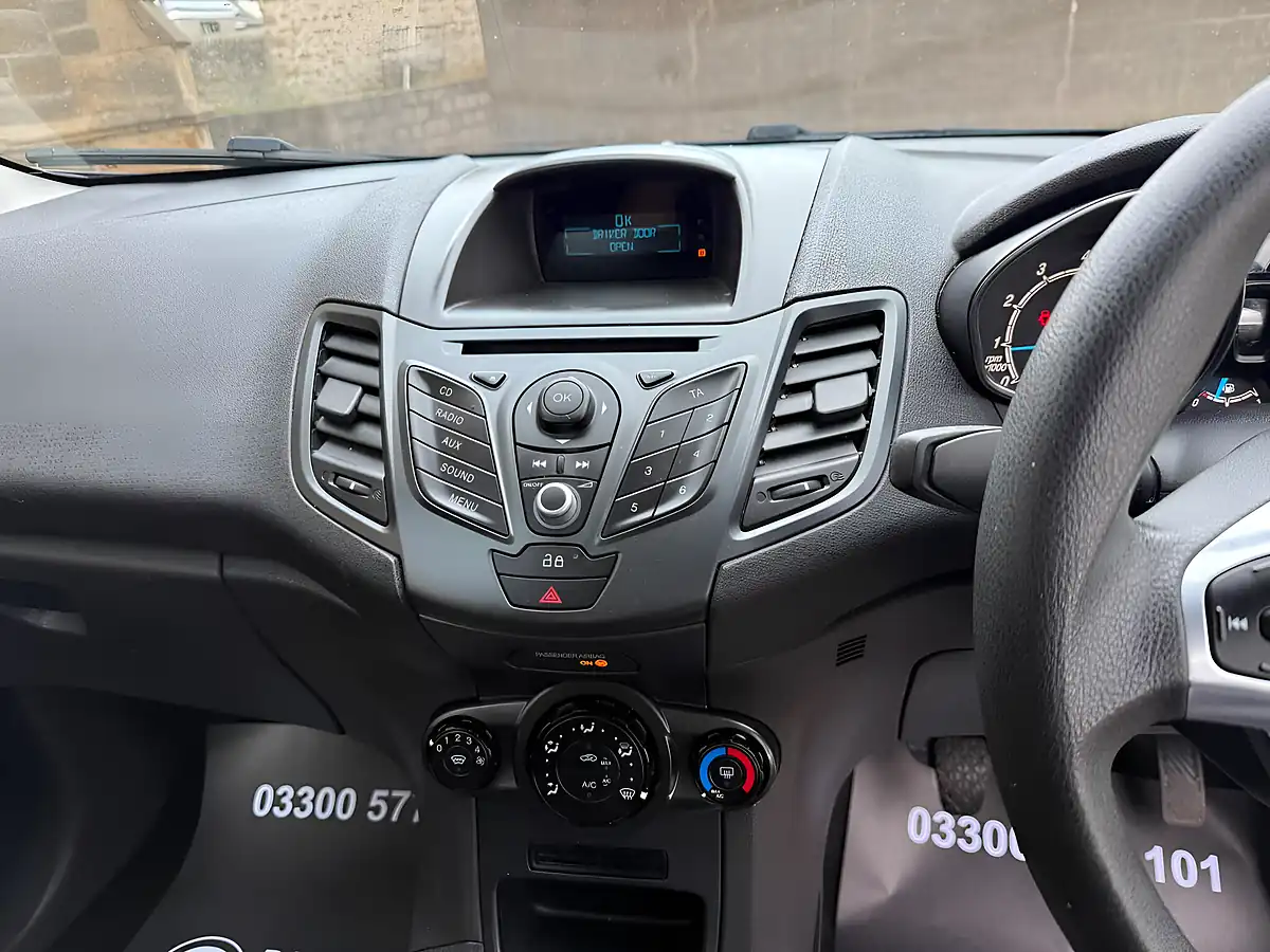 Used 2014 Ford Fiesta Style Blue - Interior and Exterior details 16
