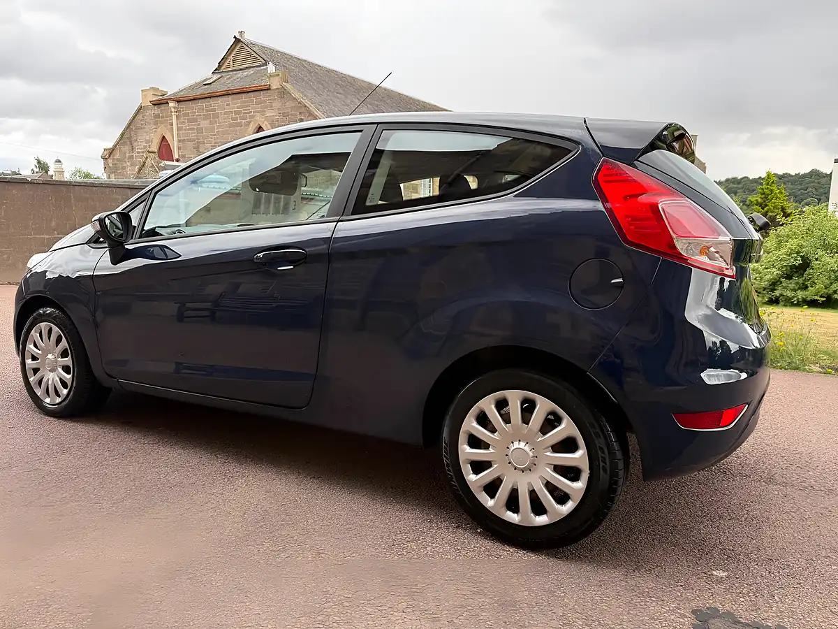 Used 2014 Ford Fiesta Style Blue - Interior and Exterior details 6