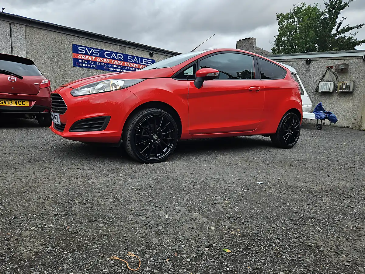 Used 2014 Ford Fiesta Style Red - Interior and Exterior details 20