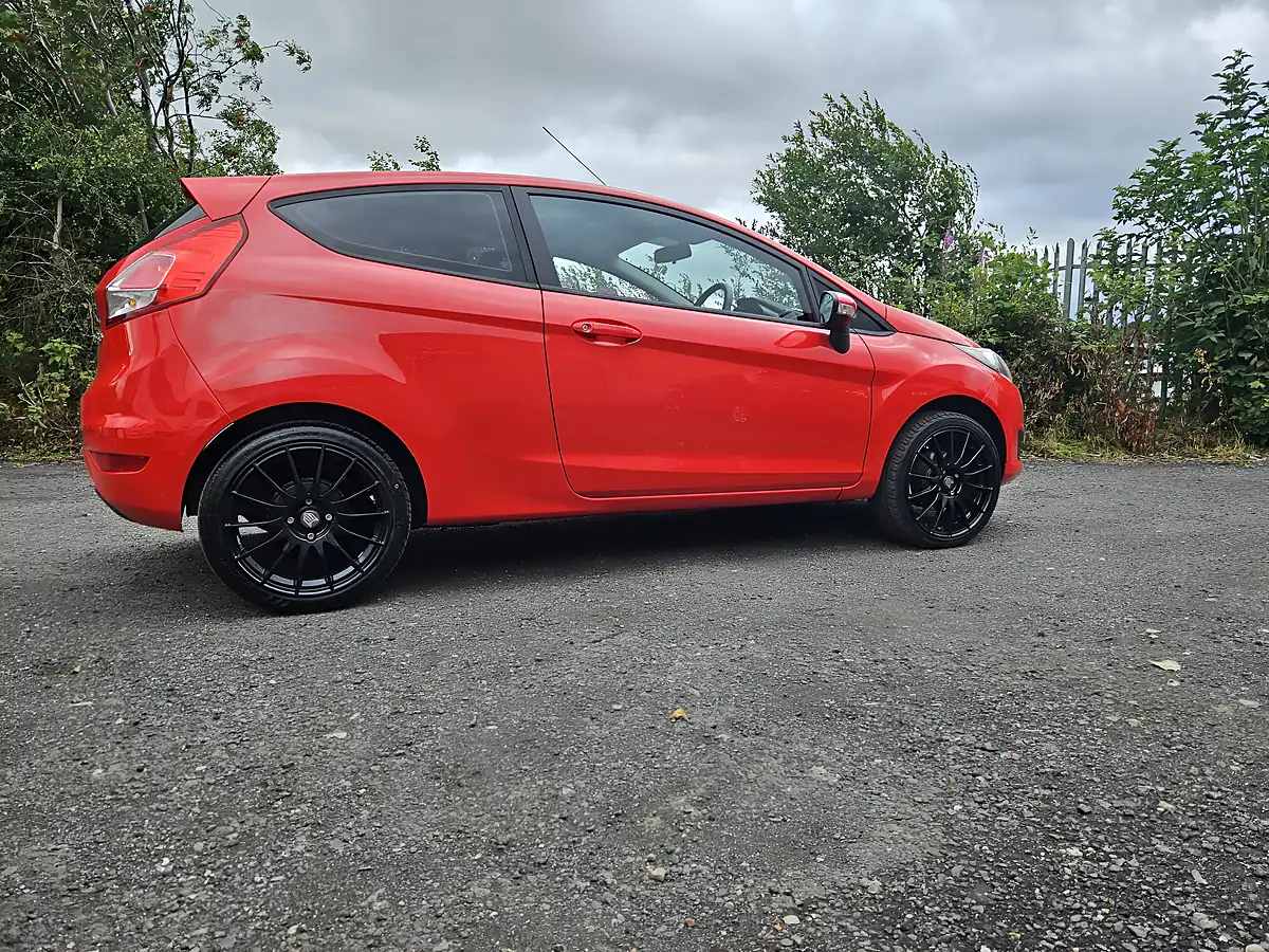 Used 2014 Ford Fiesta Style Red - Interior and Exterior details 5