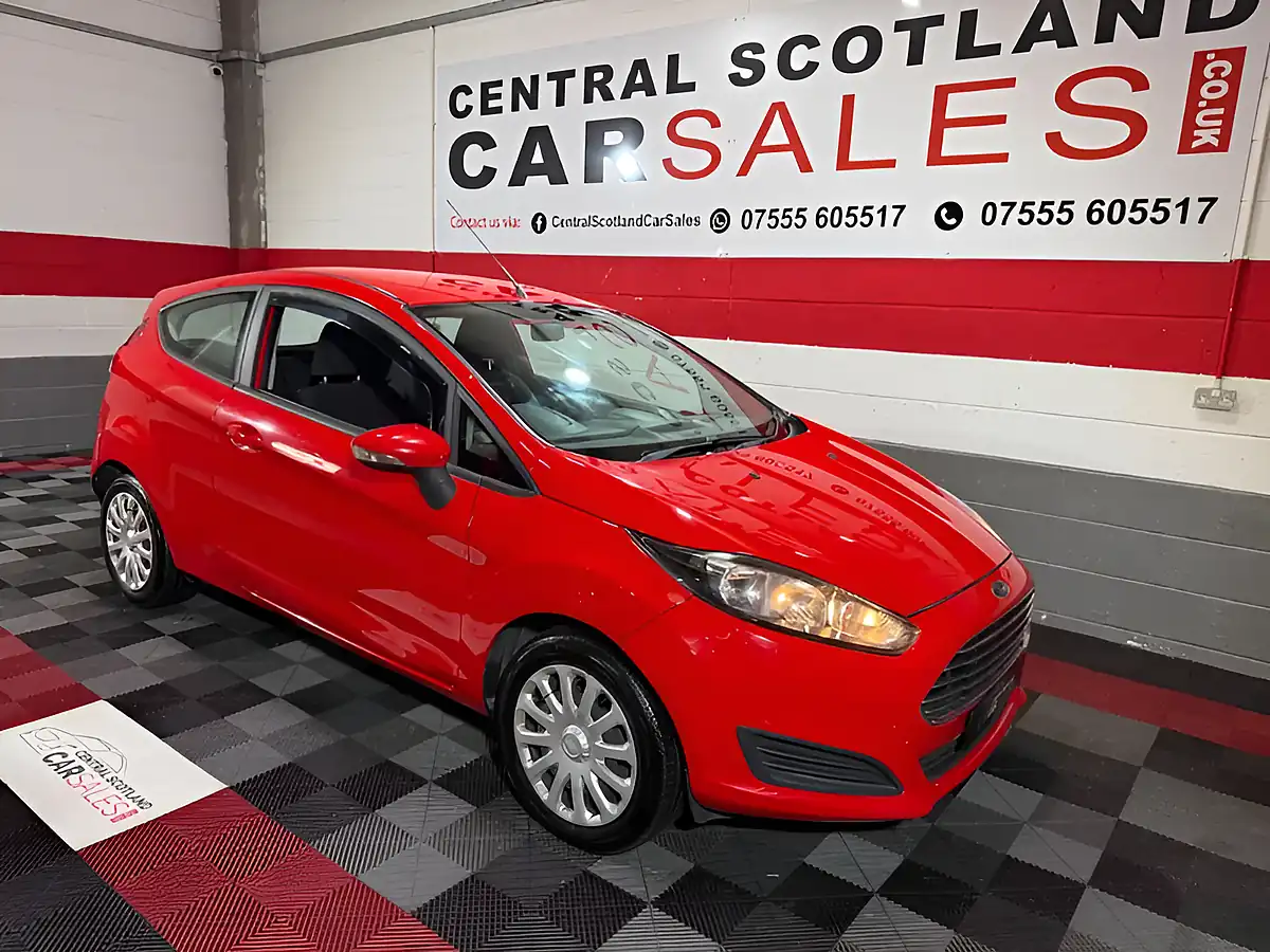 Used 2014 Ford Fiesta Style Red - Front View