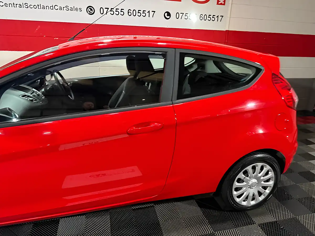 Used 2014 Ford Fiesta Style Red - Interior and Exterior details 3