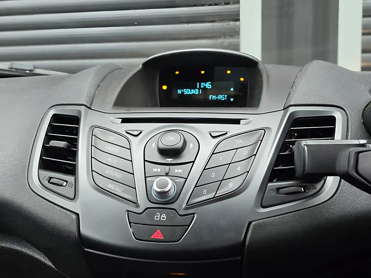 Used 2014 Ford Fiesta Style Silver - Interior and Exterior details 6