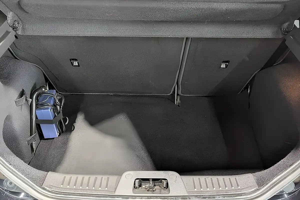 Used 2014 Ford Fiesta Titanium Black - Interior and Exterior details 12