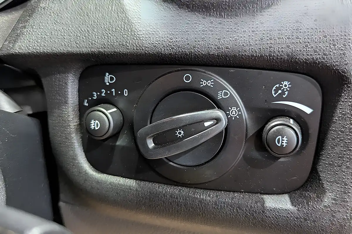 Used 2014 Ford Fiesta Titanium Black - Interior and Exterior details 18