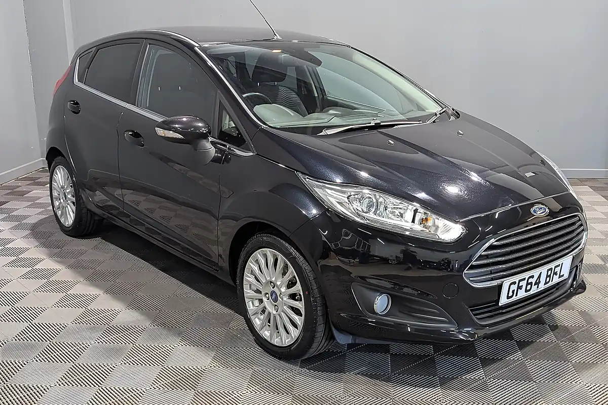 Used 2014 Ford Fiesta Titanium Black - Interior and Exterior details 6