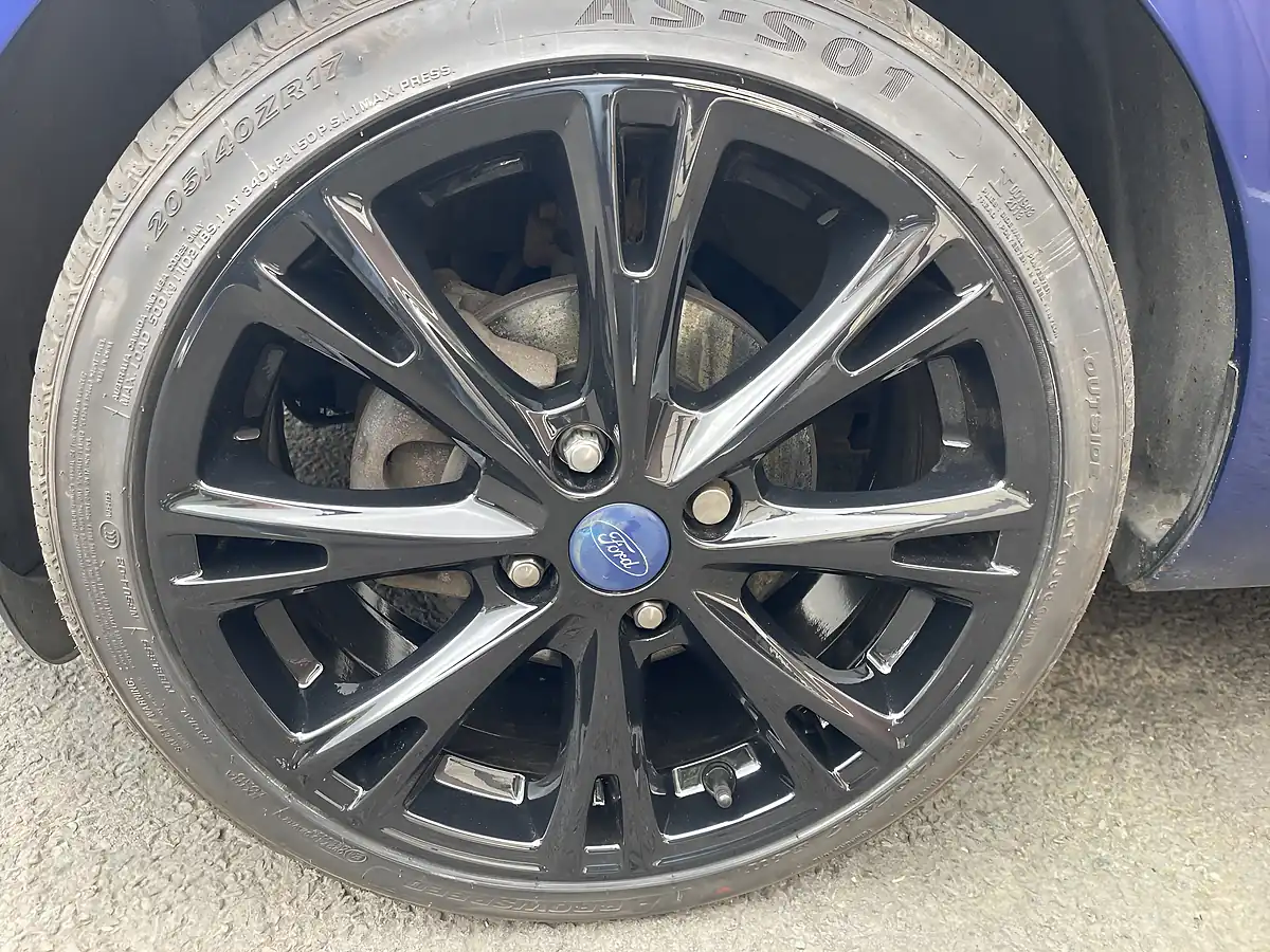 Used 2014 Ford Fiesta Titanium Blue - Interior and Exterior details 8