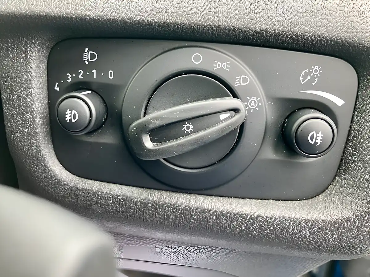 Used 2014 Ford Fiesta Titanium Blue - Interior and Exterior details 17