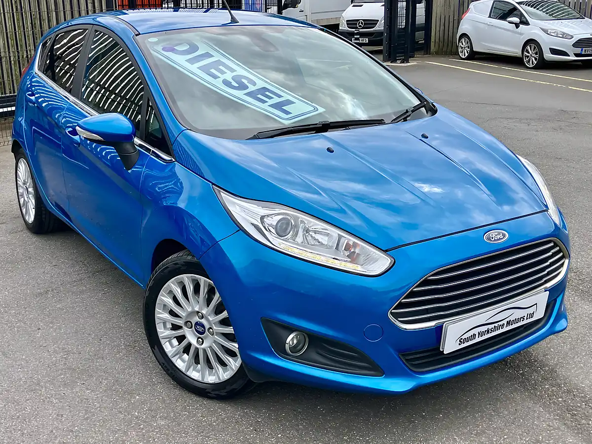 Used 2014 Ford Fiesta Titanium Blue - Interior and Exterior details 20