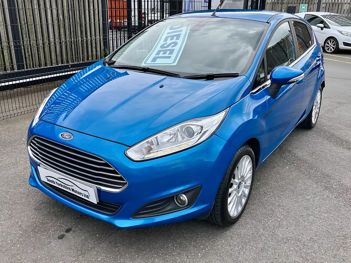 Used 2014 Ford Fiesta Titanium Blue - Interior and Exterior details 6