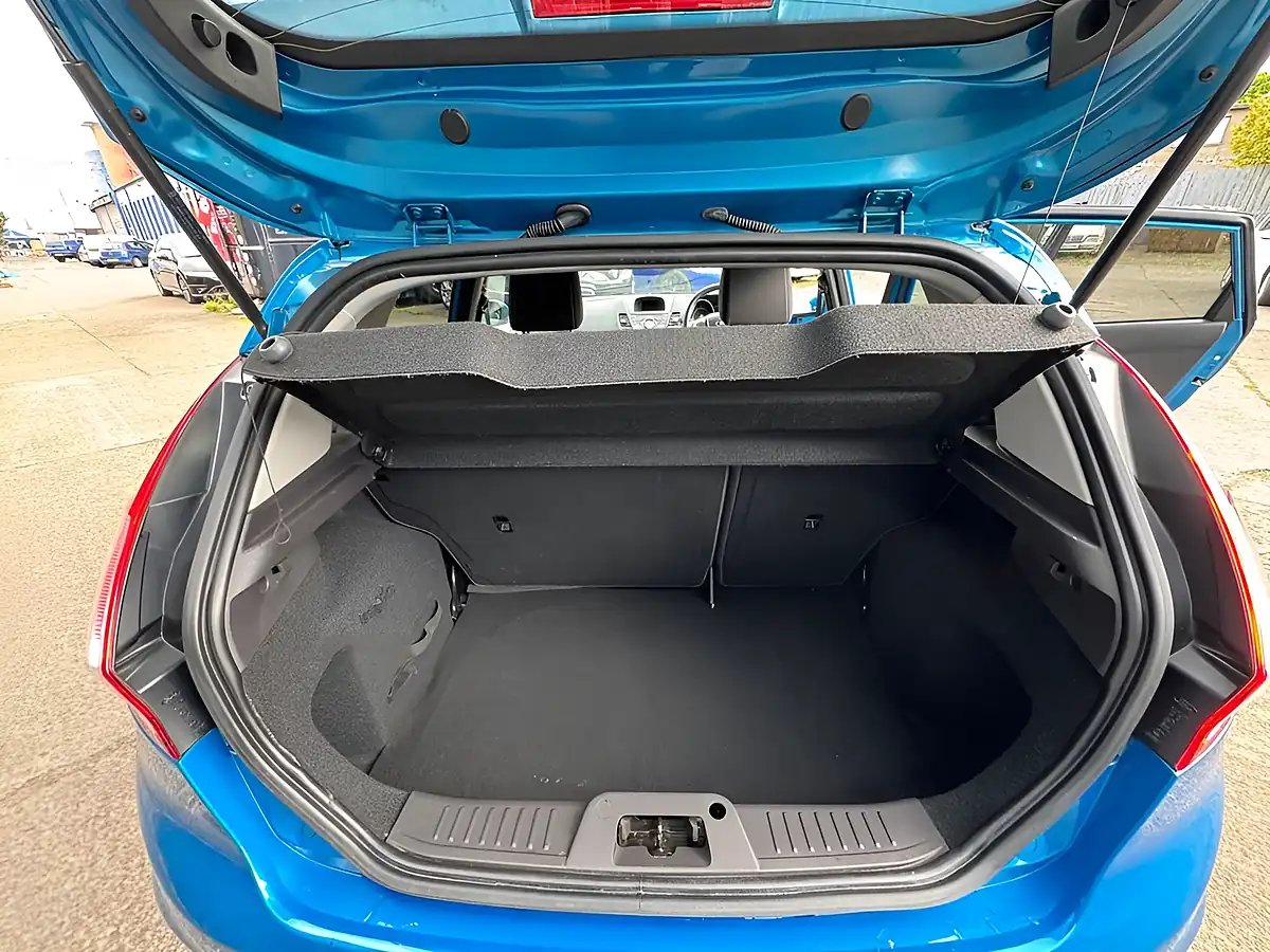 Used 2014 Ford Fiesta Titanium Blue - Interior and Exterior details 9