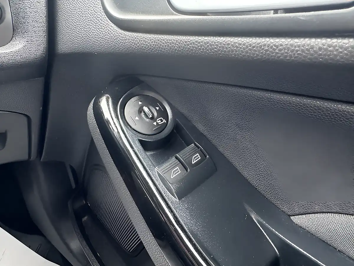 Used 2014 Ford Fiesta Titanium Red - Interior and Exterior details 20
