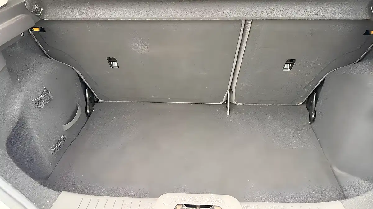 Used 2014 Ford Fiesta Titanium Silver - Interior and Exterior details 20