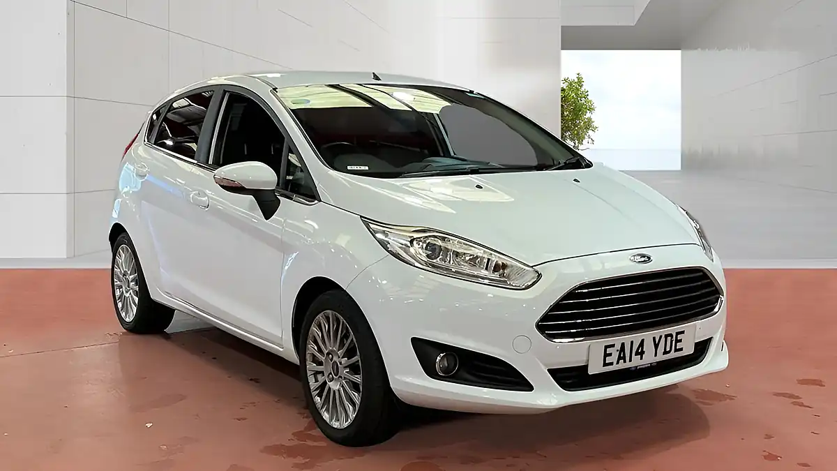 Used 2014 Ford Fiesta Titanium White - Front View