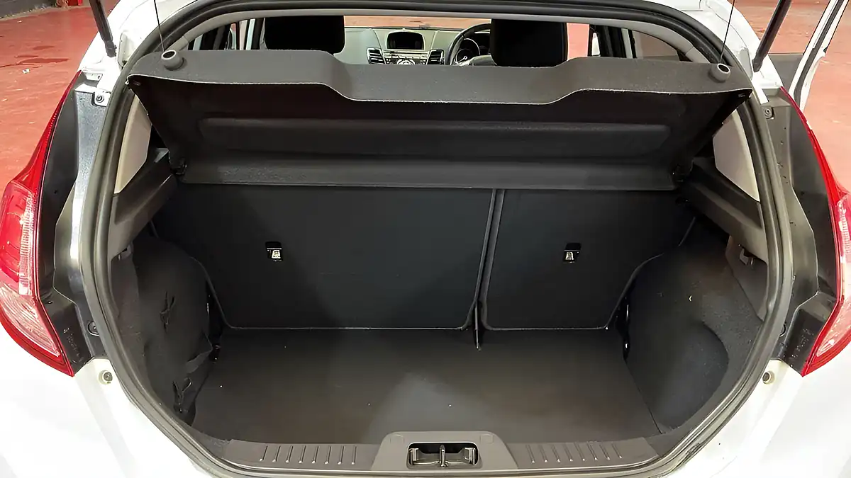 Used 2014 Ford Fiesta Titanium White - Interior and Exterior details 8