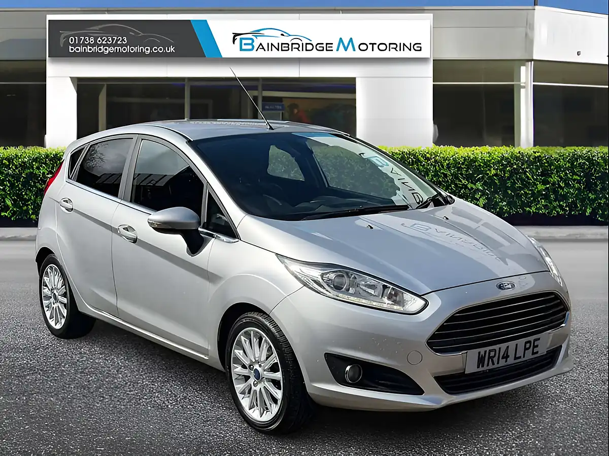 Used 2014 Ford Fiesta Titanium X Silver - Front View