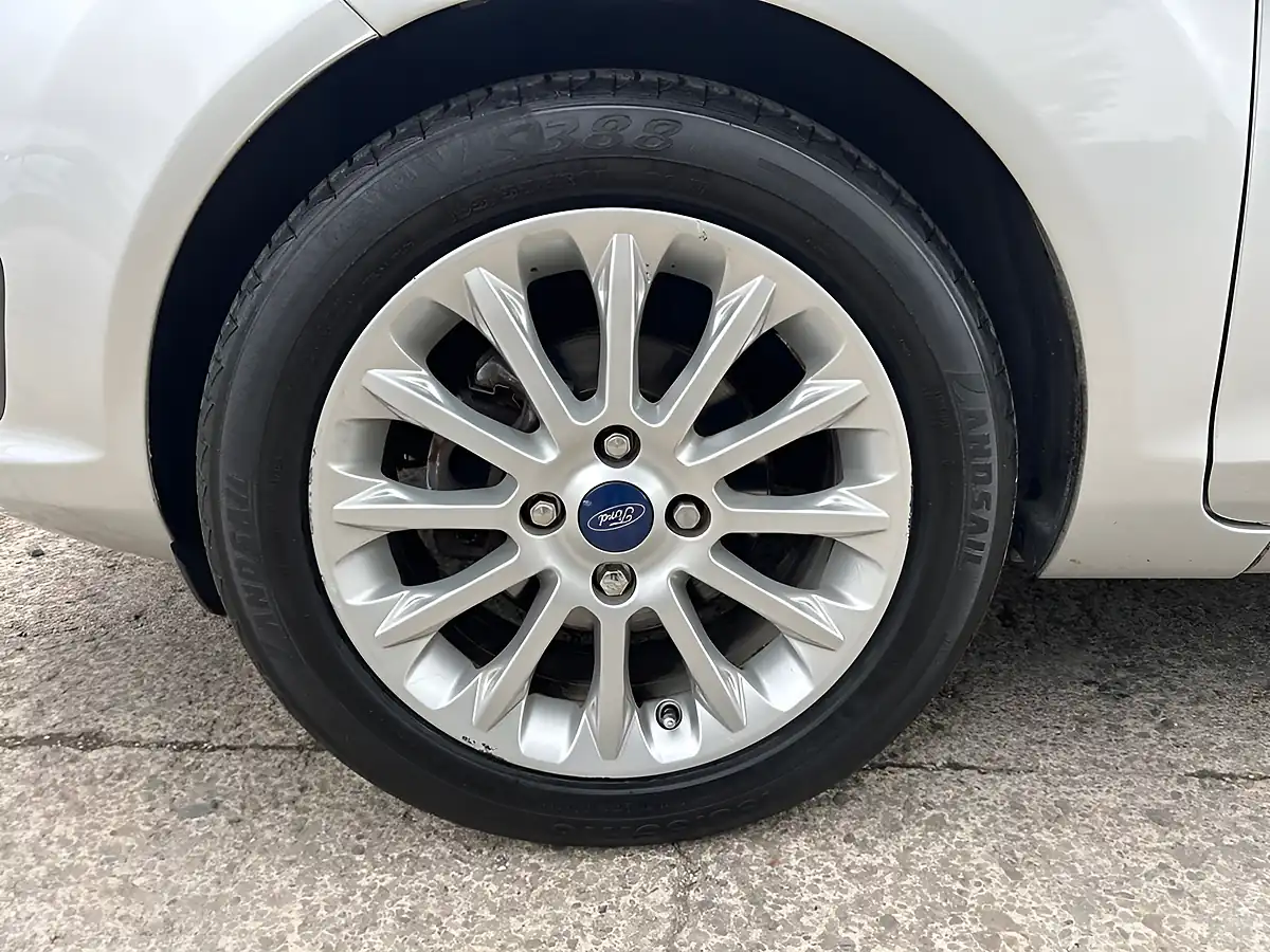 Used 2014 Ford Fiesta Titanium X Silver - Interior and Exterior details 19