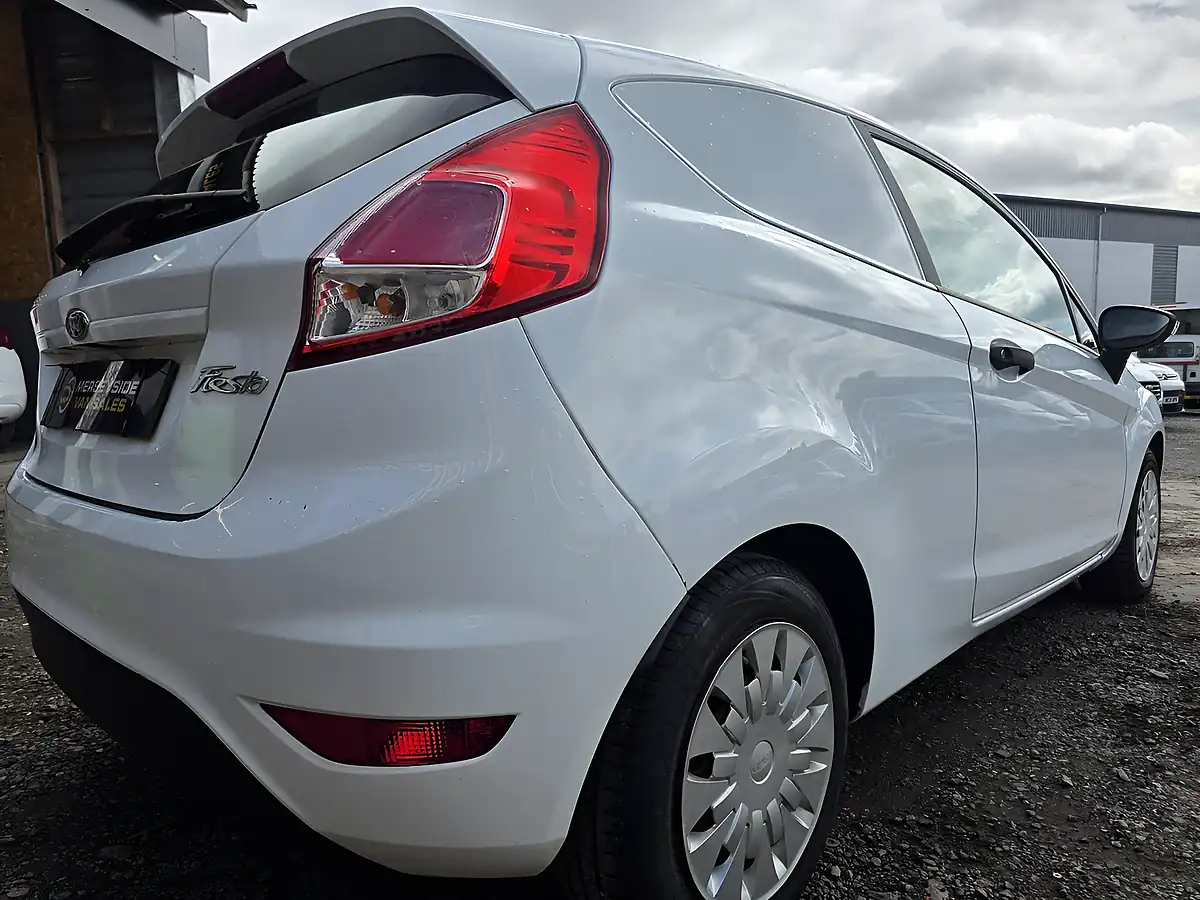 Used 2014 Ford Fiesta Van Econetic Ii White - Interior and Exterior details 9