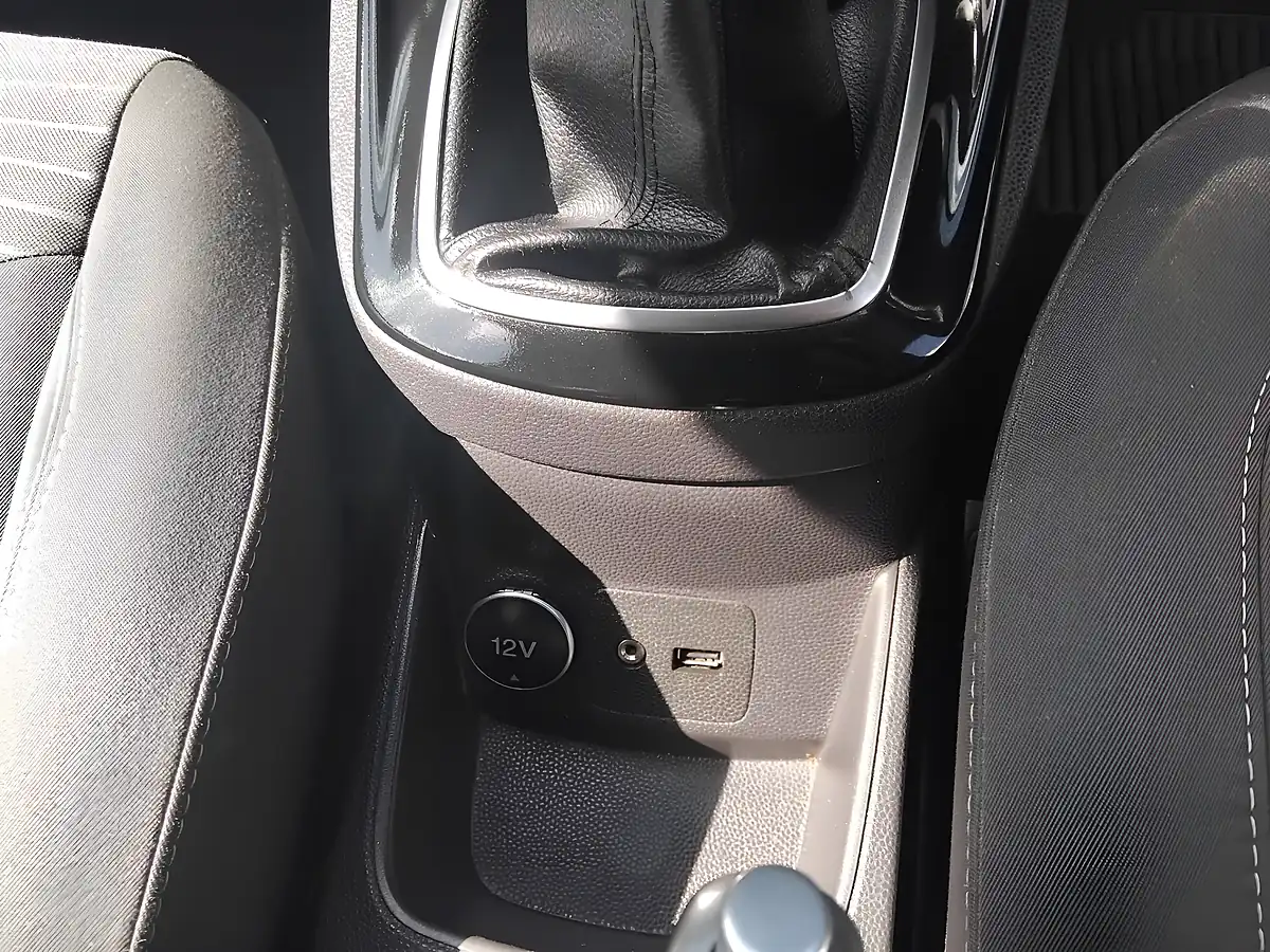 Used 2014 Ford Fiesta Zetec 3DR Silver - Interior and Exterior details 13