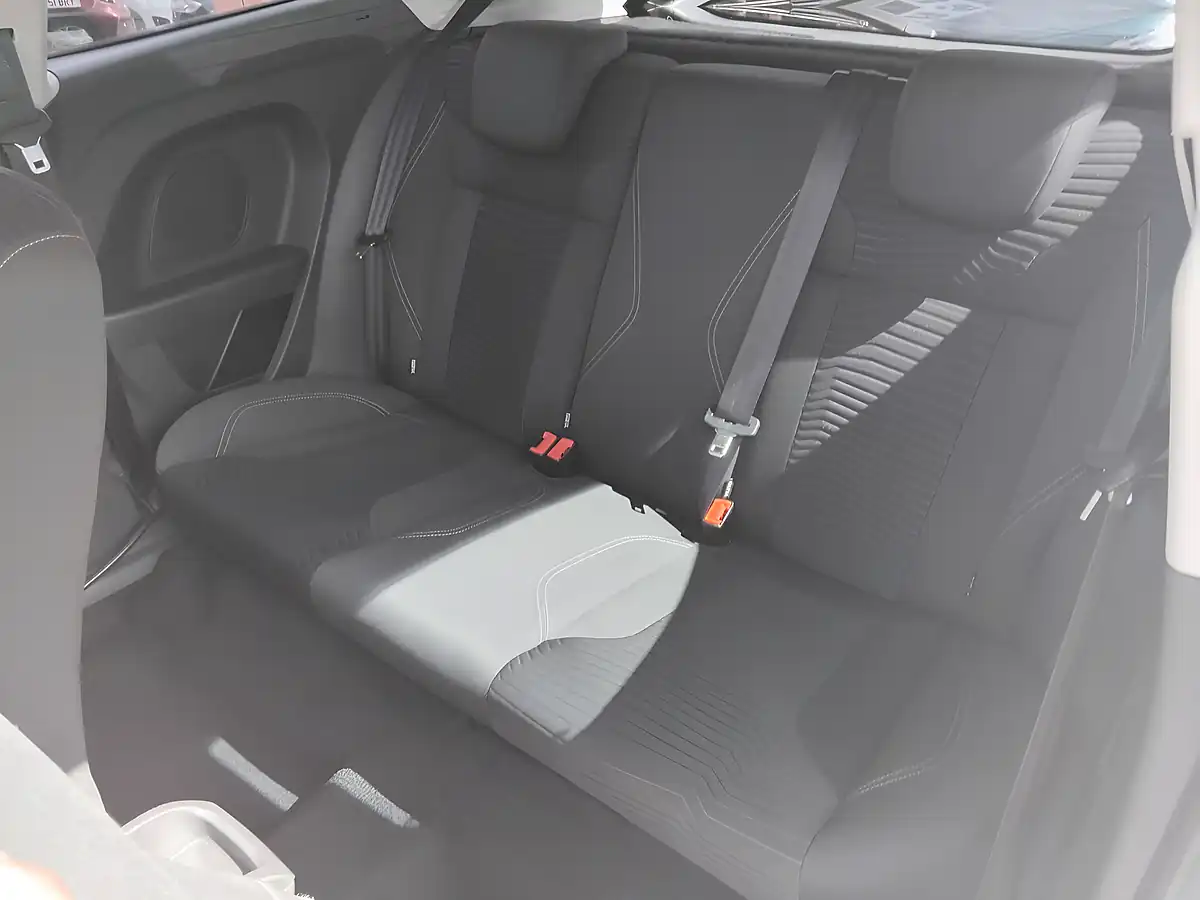 Used 2014 Ford Fiesta Zetec 3DR Silver - Interior and Exterior details 14