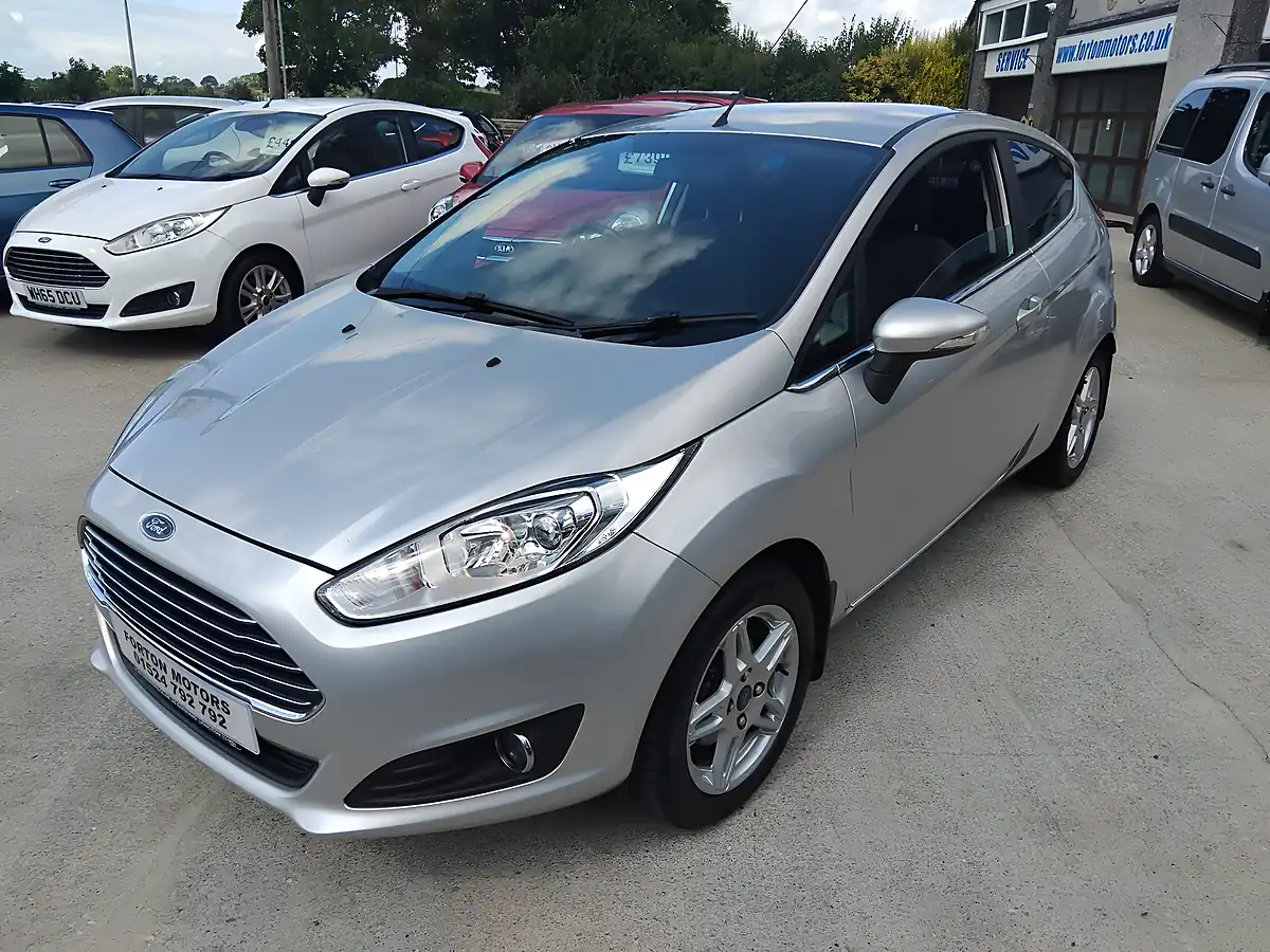 Used 2014 Ford Fiesta Zetec 3DR Silver - Interior and Exterior details 4