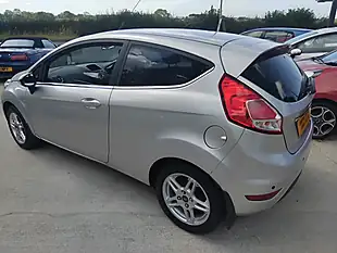 Used 2014 Ford Fiesta Zetec 3DR Silver - Interior and Exterior details 5