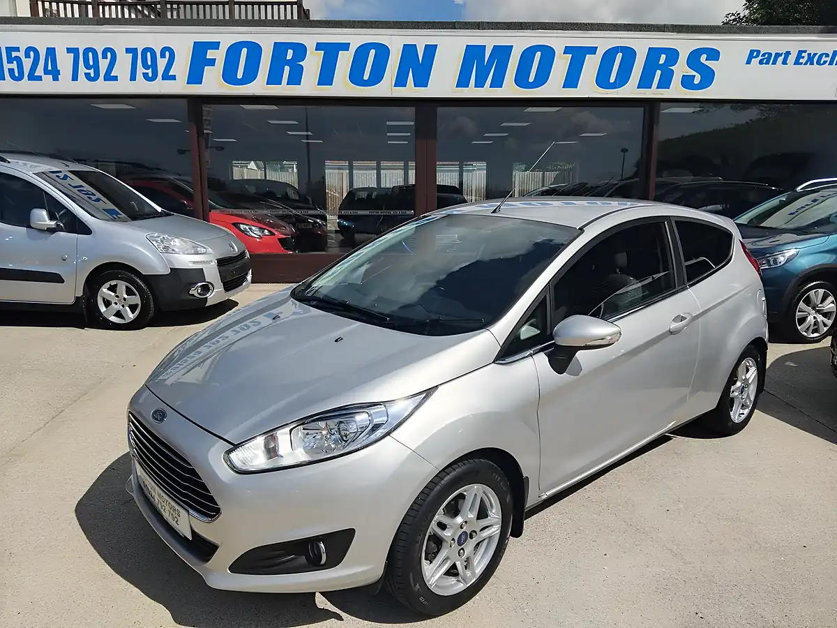 Used 2014 Ford Fiesta Zetec 3DR Silver - Interior and Exterior details 7