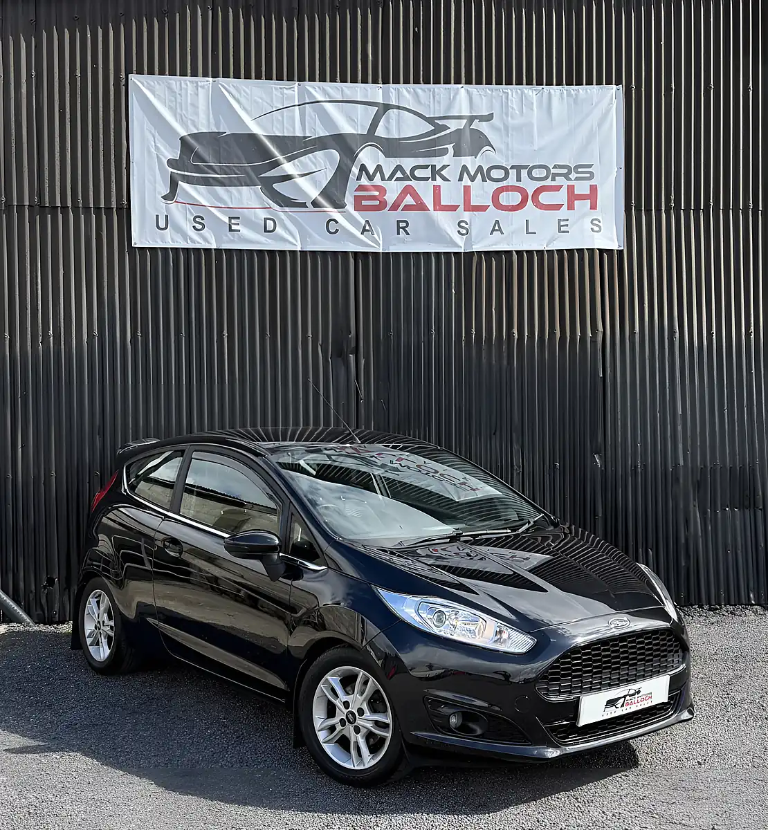 Used 2014 Ford Fiesta Zetec Black - Front View