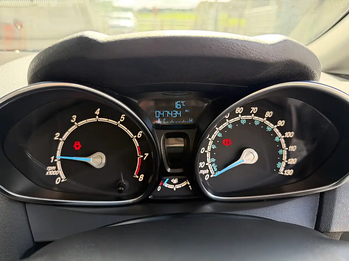 Used 2014 Ford Fiesta Zetec Black - Interior and Exterior details 16