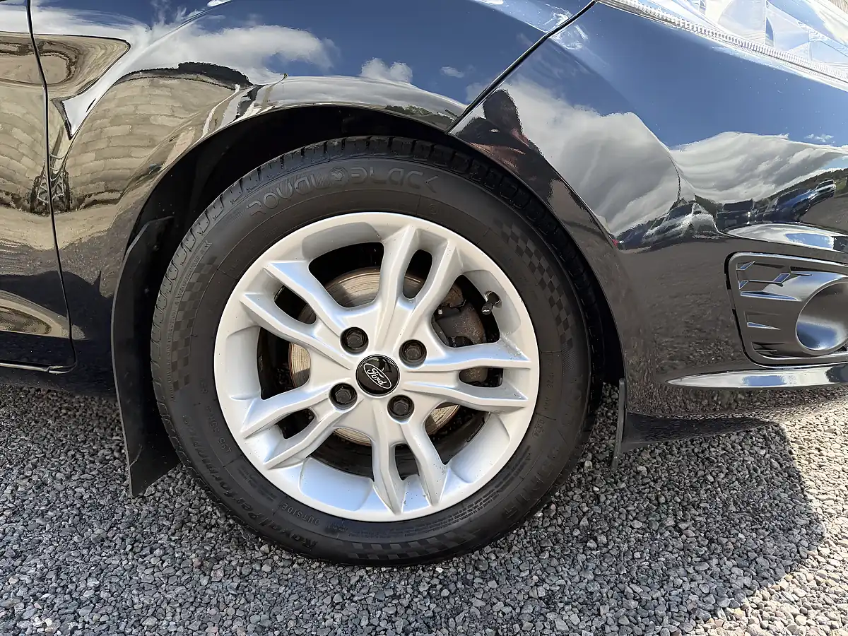 Used 2014 Ford Fiesta Zetec Black - Interior and Exterior details 3