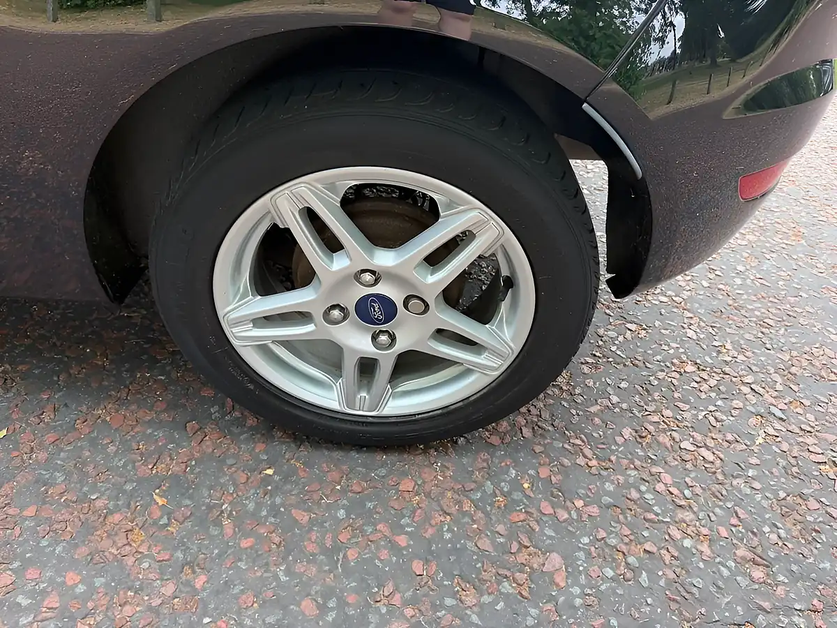 Used 2014 Ford Fiesta Zetec Black - Interior and Exterior details 15