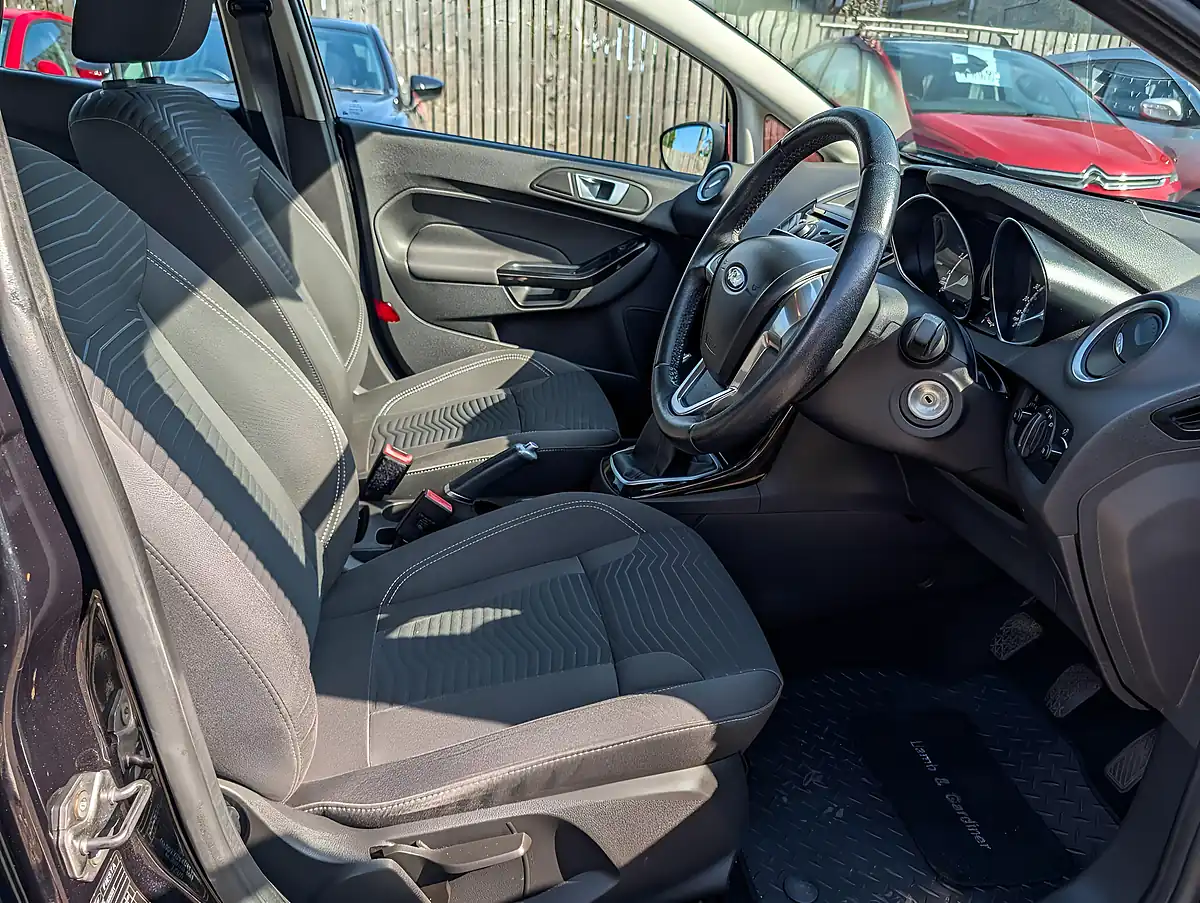 Used 2014 Ford Fiesta Zetec Black - Interior and Exterior details 11