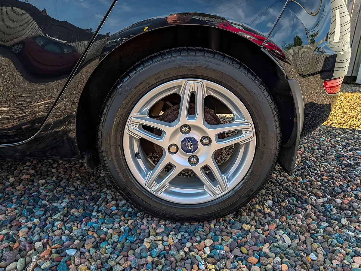 Used 2014 Ford Fiesta Zetec Black - Interior and Exterior details 14