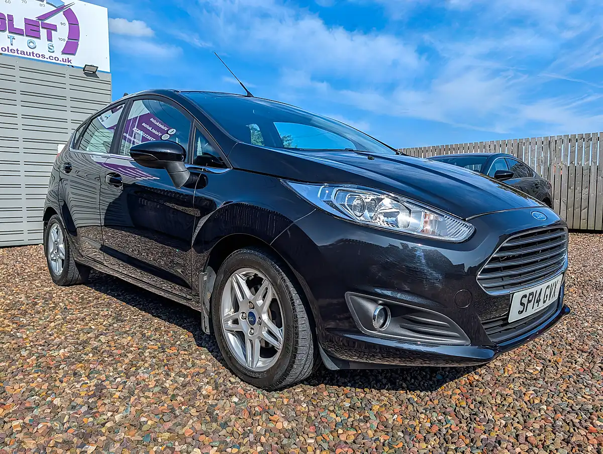 Used 2014 Ford Fiesta Zetec Black - Interior and Exterior details 5
