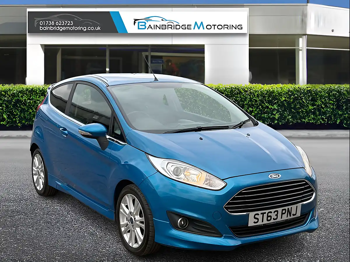 Used 2014 Ford Fiesta Zetec Blue - Front View