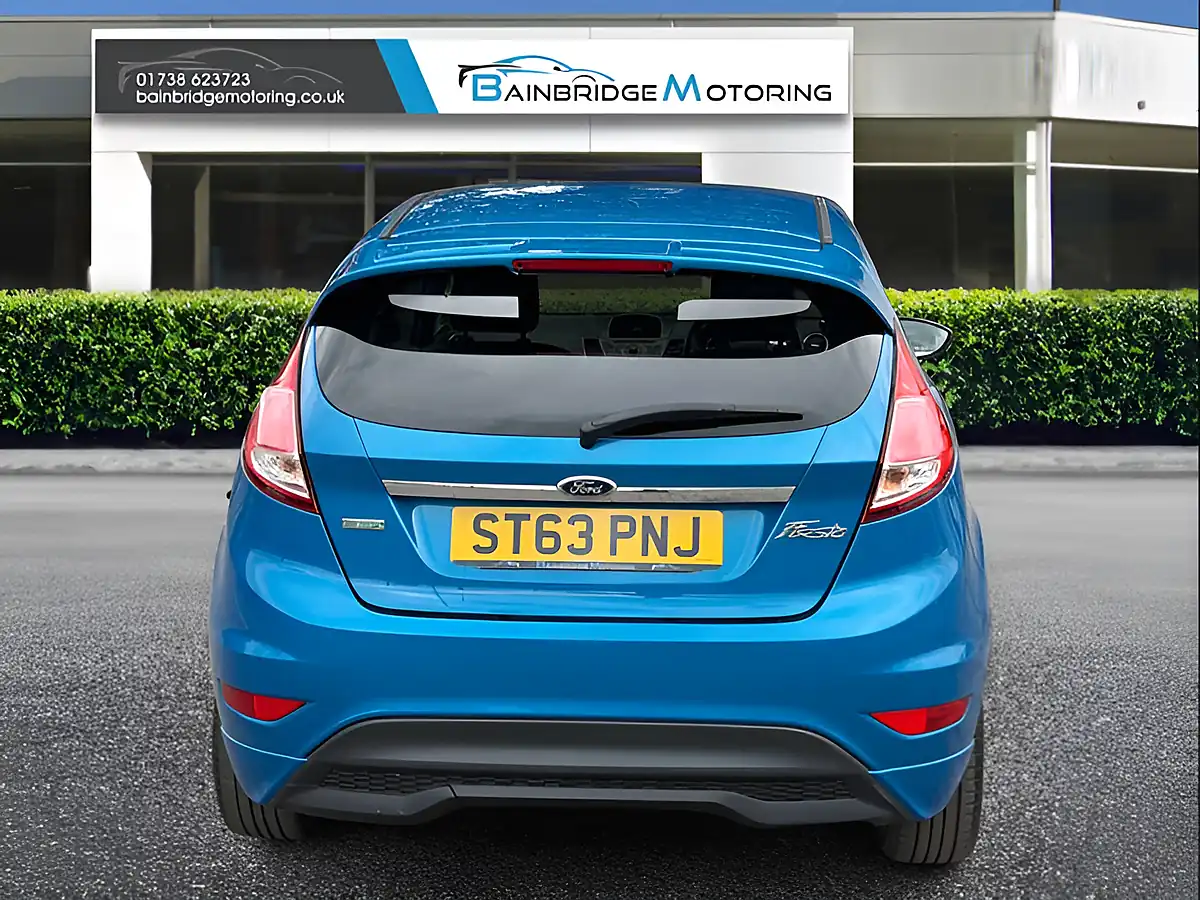 Used 2014 Ford Fiesta Zetec Blue - Interior and Exterior details 4