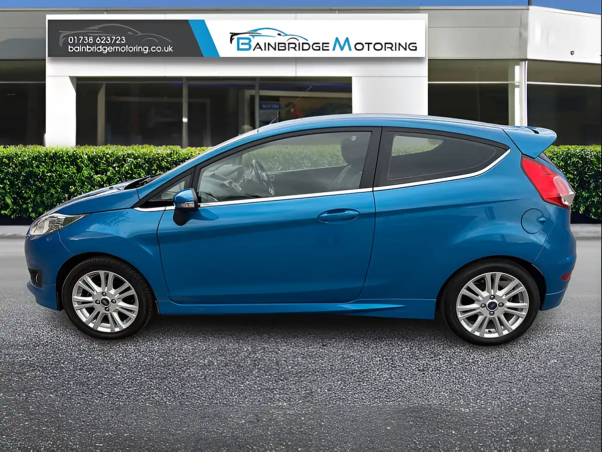 Used 2014 Ford Fiesta Zetec Blue - Interior and Exterior details 6