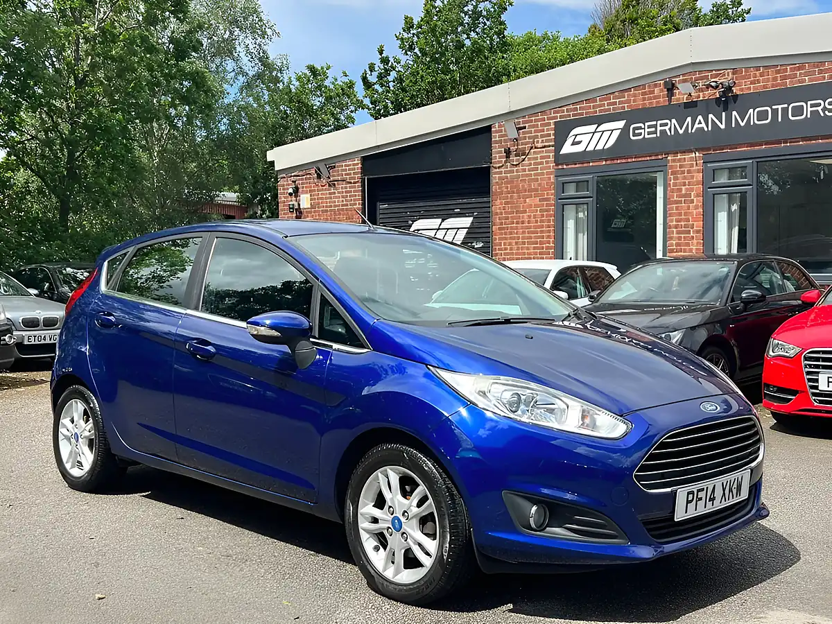 Used 2014 Ford Fiesta Zetec Blue - Front View