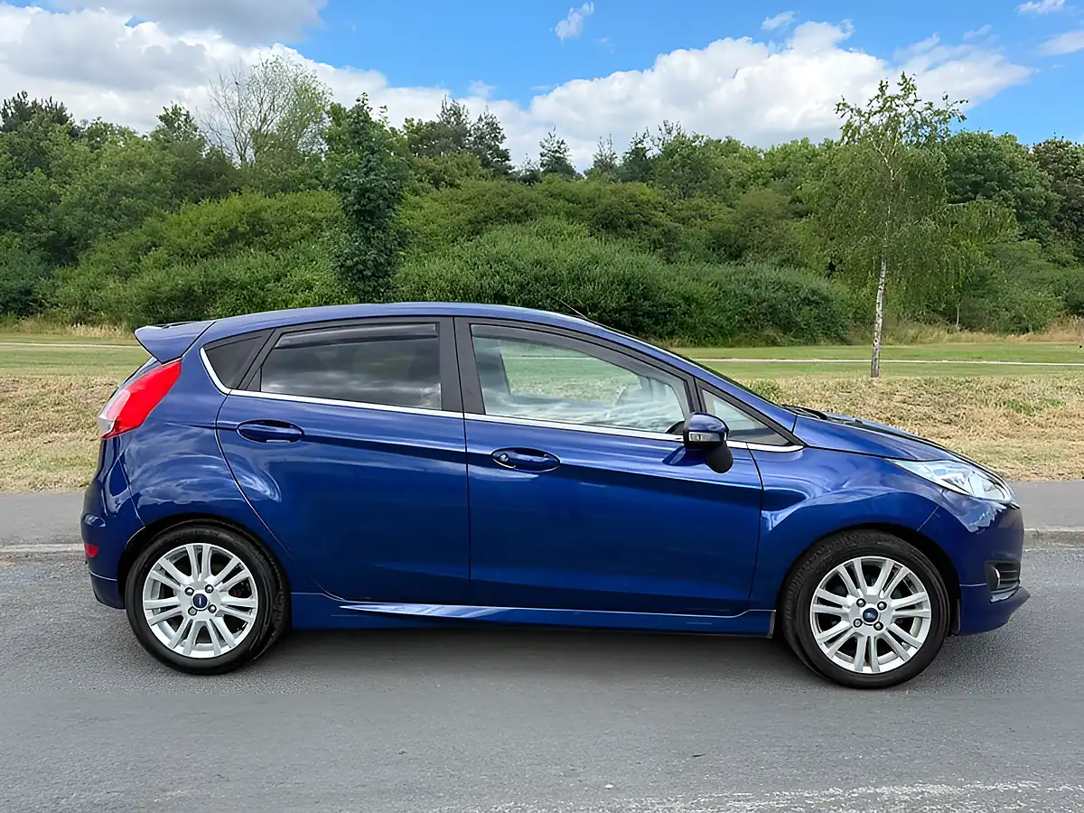 Used 2014 Ford Fiesta Zetec Blue - Front View