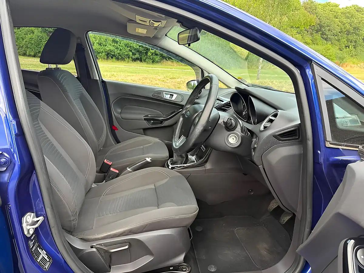 Used 2014 Ford Fiesta Zetec Blue - Interior and Exterior details 10