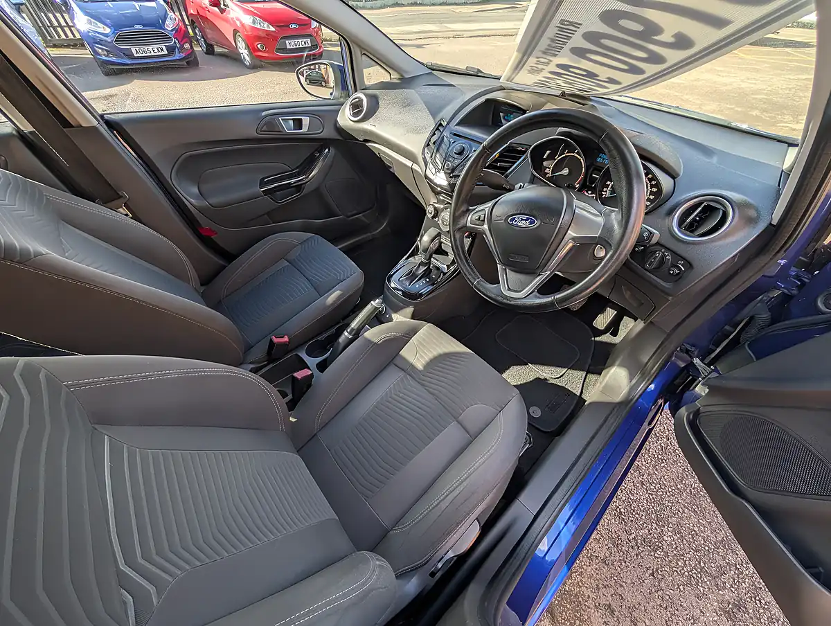 Used 2014 Ford Fiesta Zetec Blue - Interior and Exterior details 14