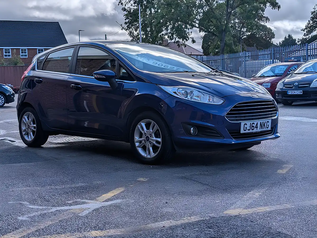 Used 2014 Ford Fiesta Zetec Blue - Interior and Exterior details 4