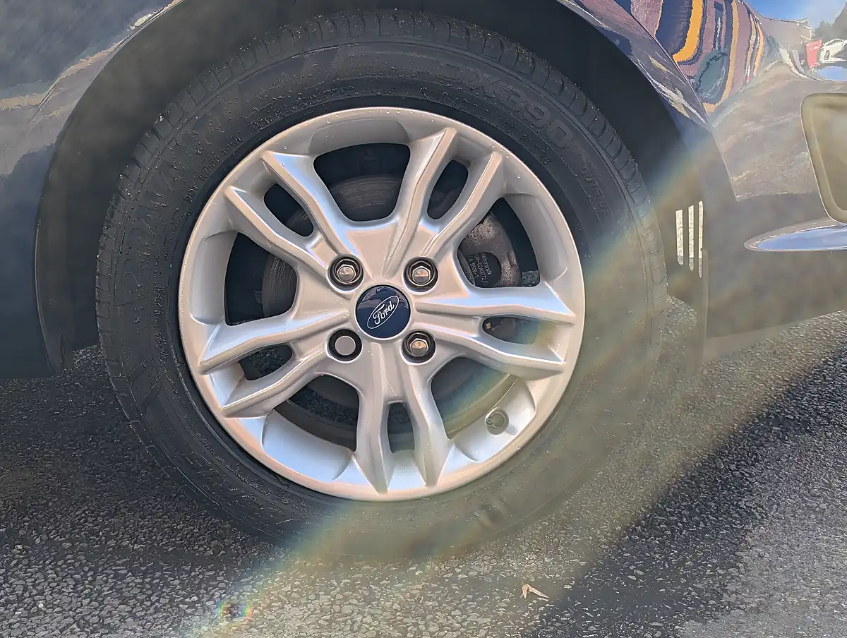 Used 2014 Ford Fiesta Zetec Blue - Interior and Exterior details 6