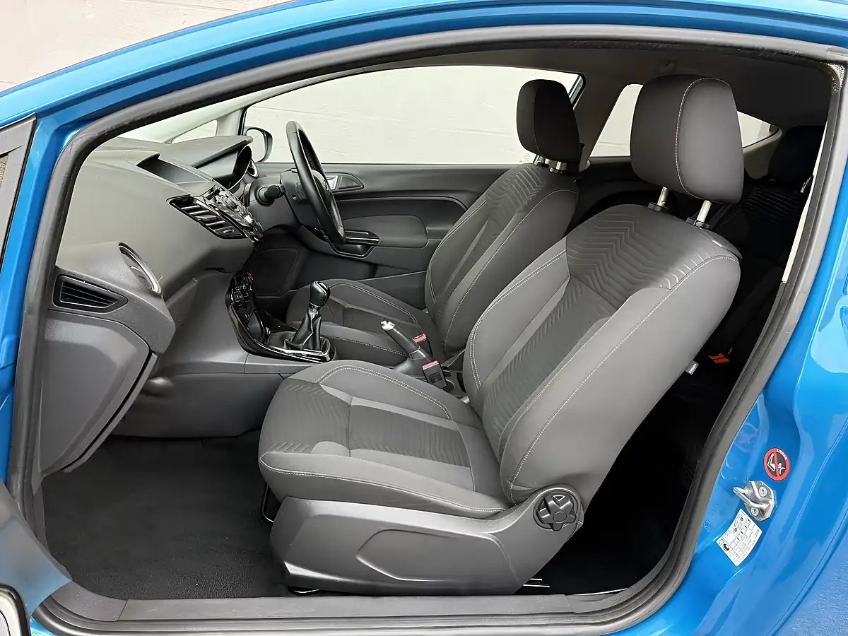 Used 2014 Ford Fiesta Zetec Blue - Interior and Exterior details 12