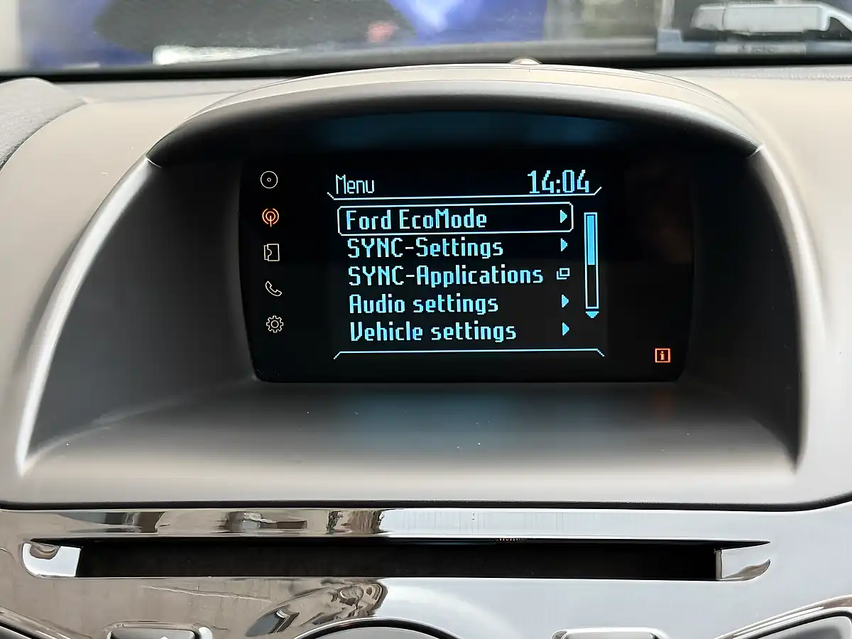 Used 2014 Ford Fiesta Zetec Blue - Interior and Exterior details 15