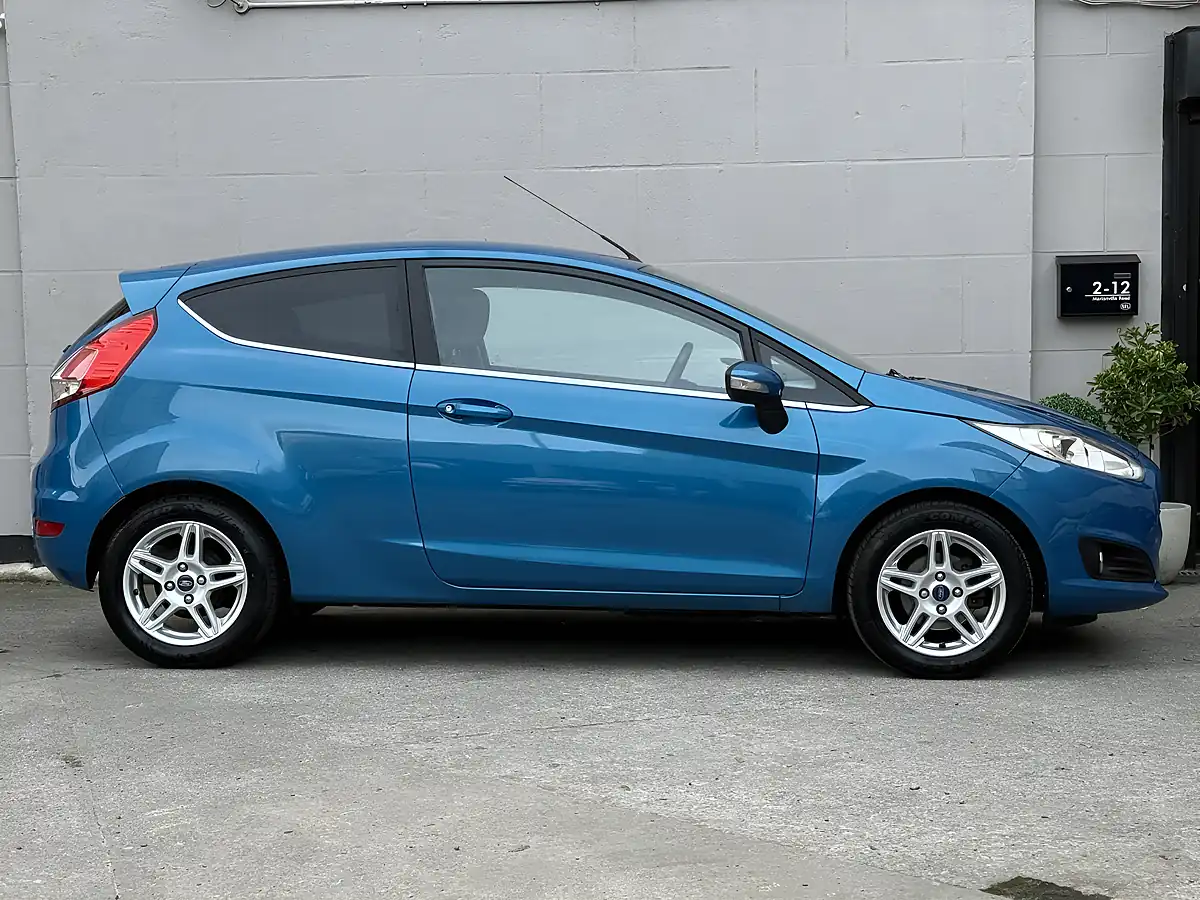 Used 2014 Ford Fiesta Zetec Blue - Interior and Exterior details 5